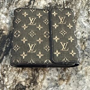 Louis Vuitton Black and Cream Monogram Wallet